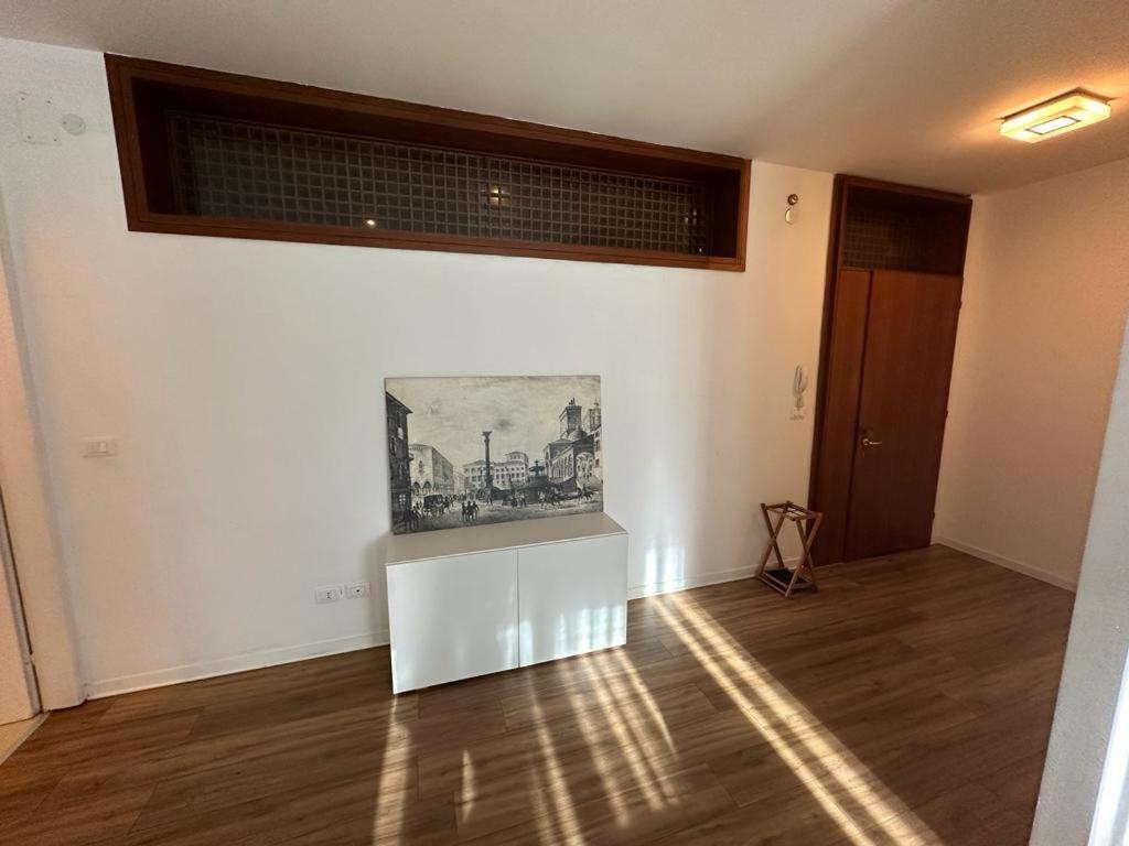 Appartamento Elegante In Centro Udine Eksteriør billede